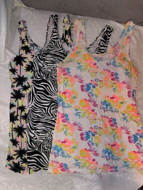 No Boundaries Women's Multicolor Printed Tank Tops - Neon Floral & Zebra Accents